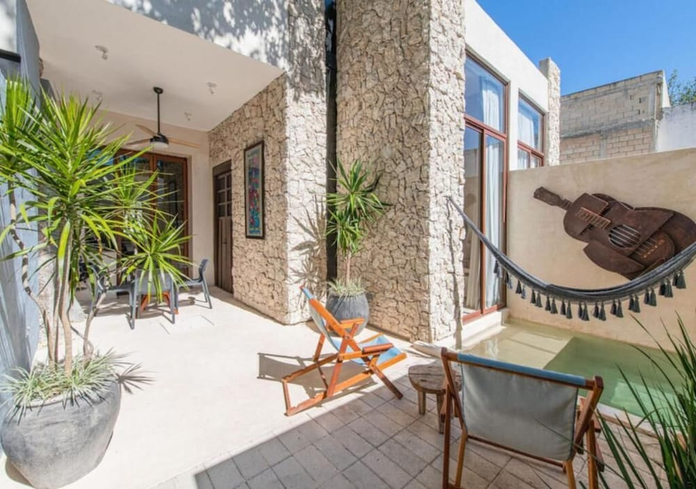 Casa Trova Santa Lucía with Parking by Cercana