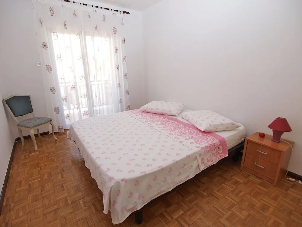 Apartment 914