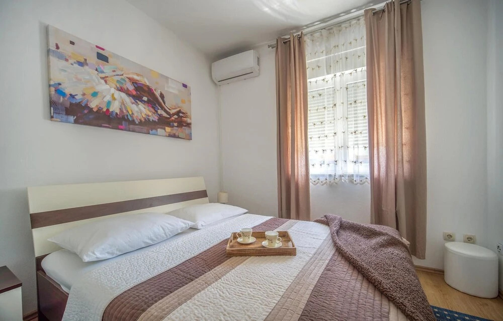 Three-Bedroom Holiday Home In Kastel Stafilic