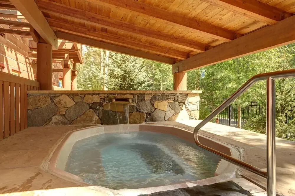 Premier 3br  - Walk Distance To Slopes. Kids Ski Free! 3 Bedroom Condo by RedAwning