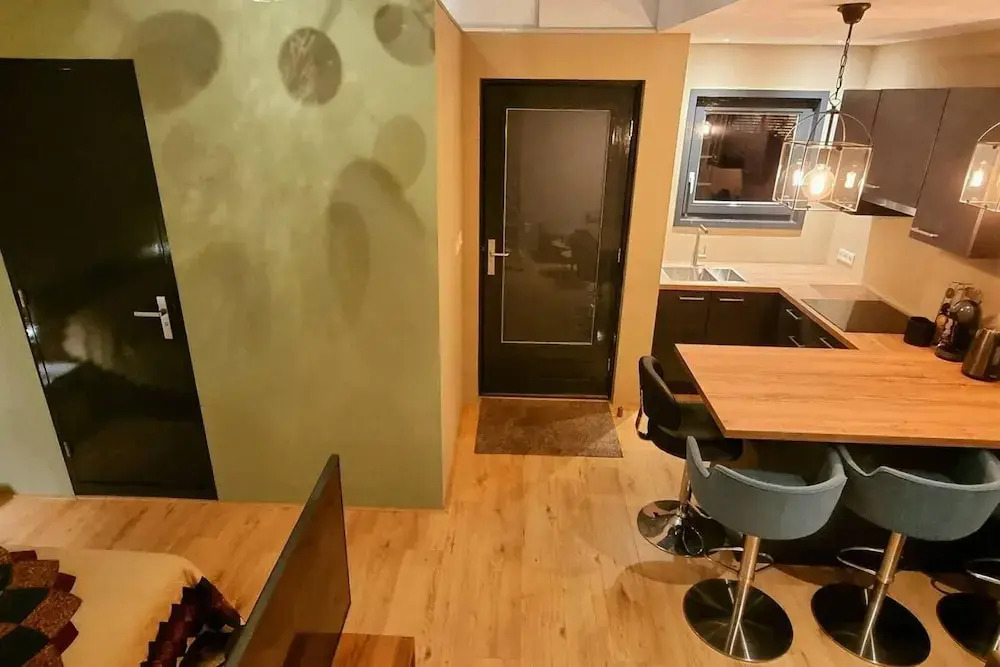 Nieuw Vrijstaand Appartement, Dichtbij Amsterdam