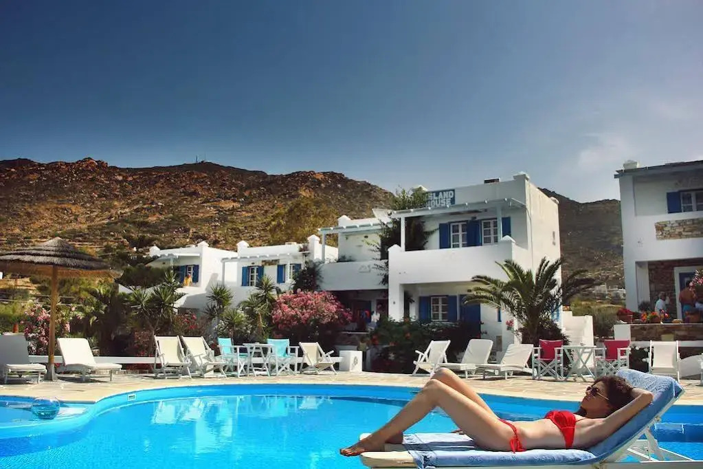 Island House Apartments