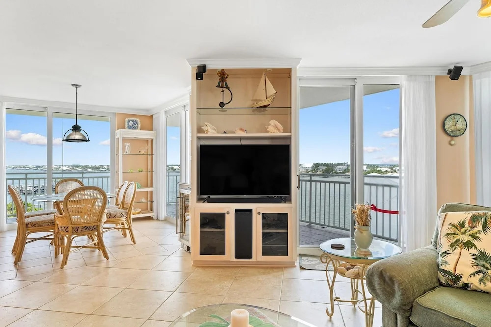 Seaspray Riverside 611
