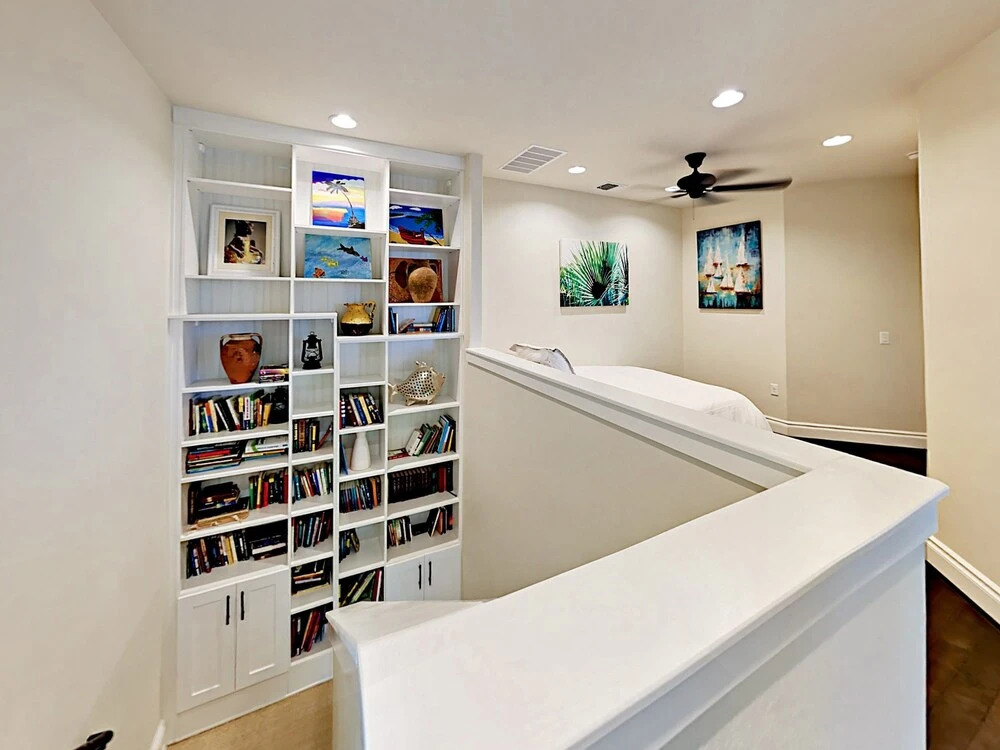 Skyline View Austin House by RedAwning