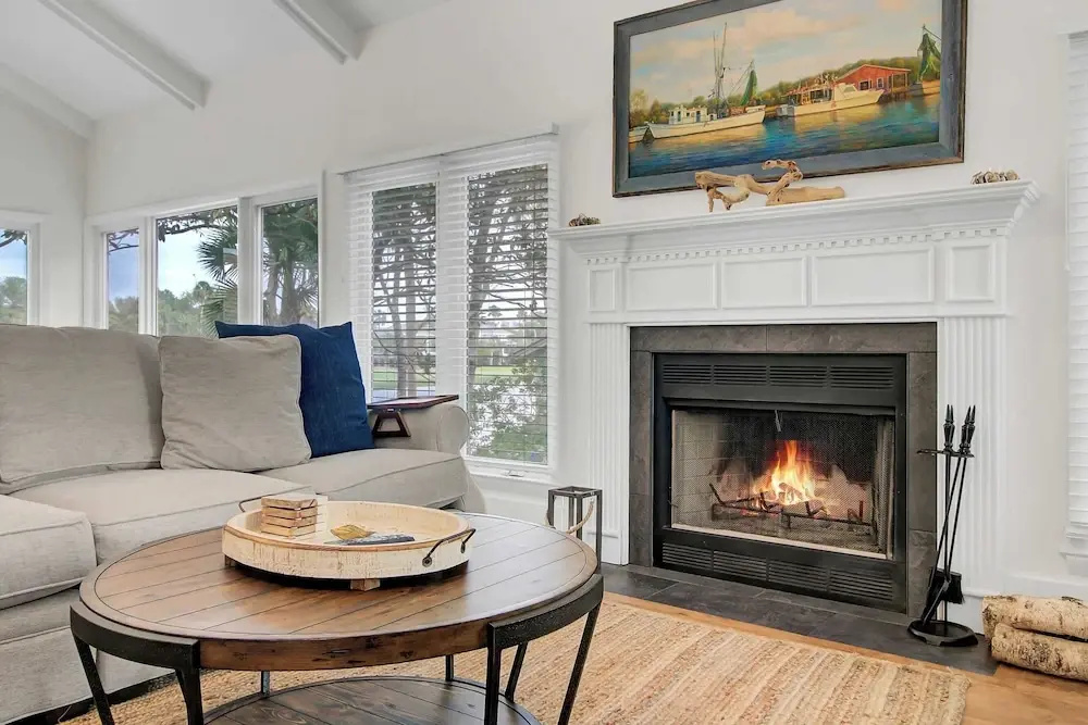 17 Oyster Row by Avantstay Lakefront Charm