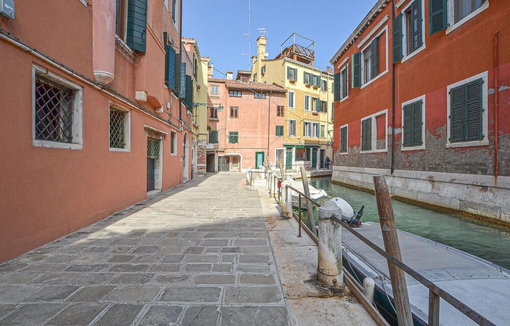 Stunning Apartment in Venezia With 2 Bedrooms and Wifi