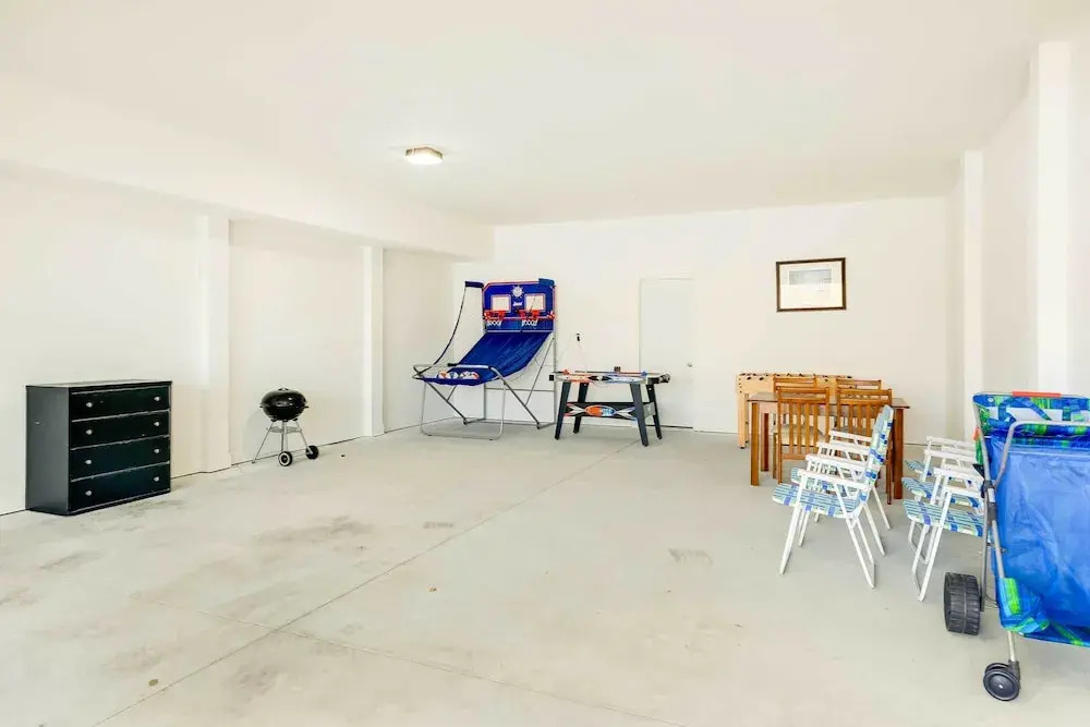 Emerald Isle Vacation Home Walk to Beach!