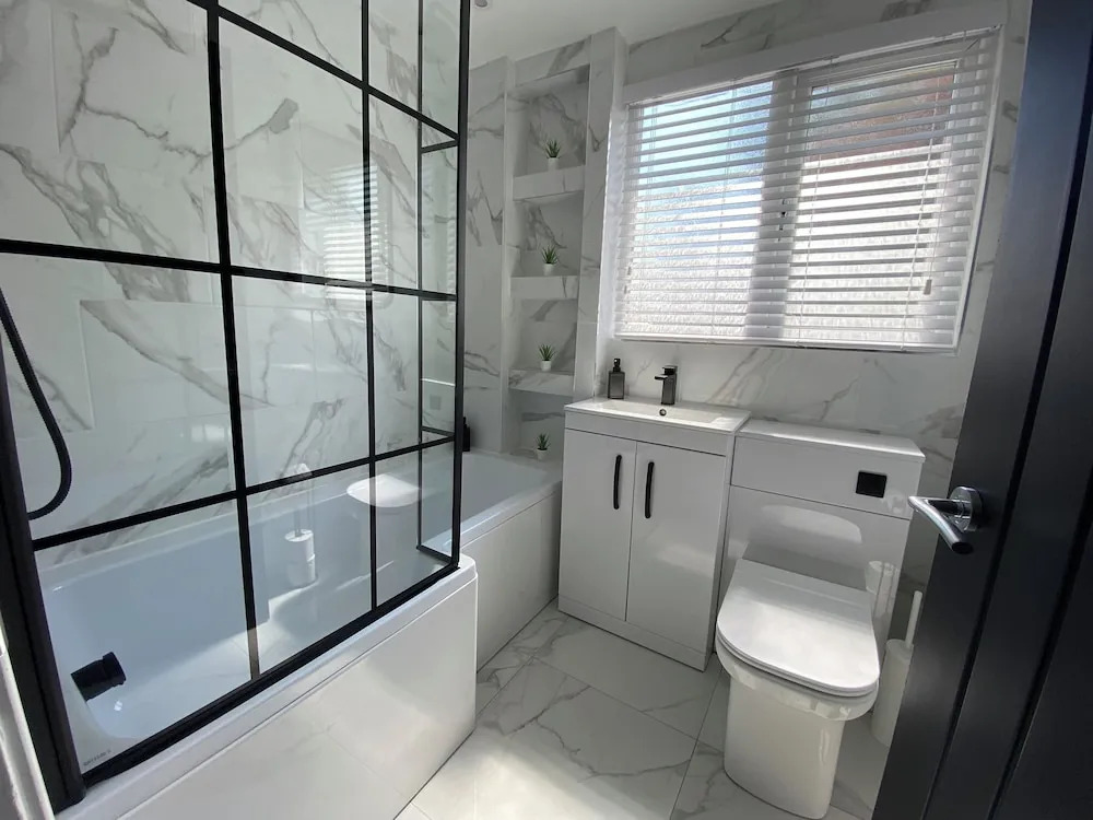 Lovely Refurbished 3-bed House in Liverpool
