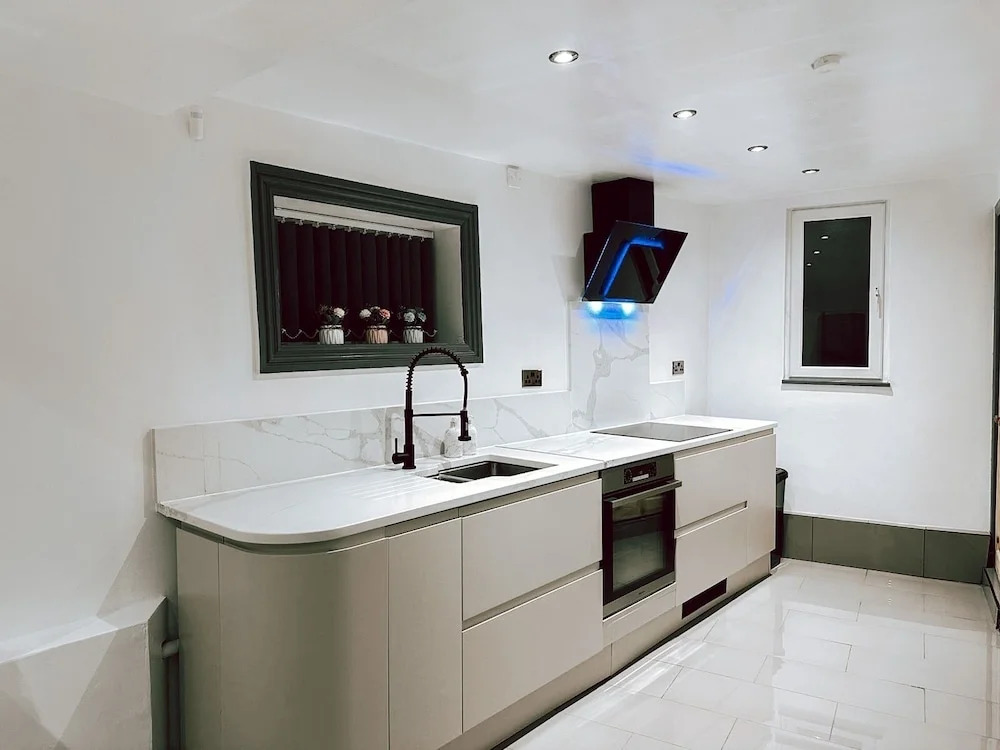 Eliteelegance Suites 2-bed Apartment in Sheffield
