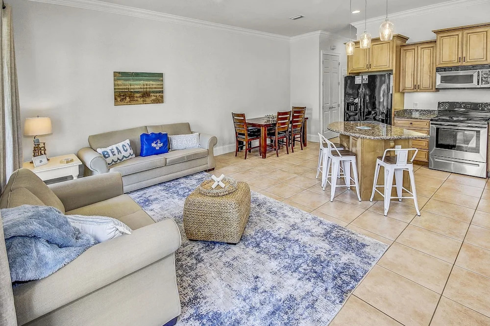 136 La Valencia Cir - At Peace