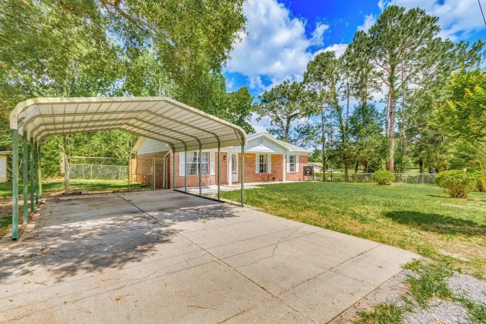 Updated Pensacola Getaway ~ 10 Mi to Beaches!