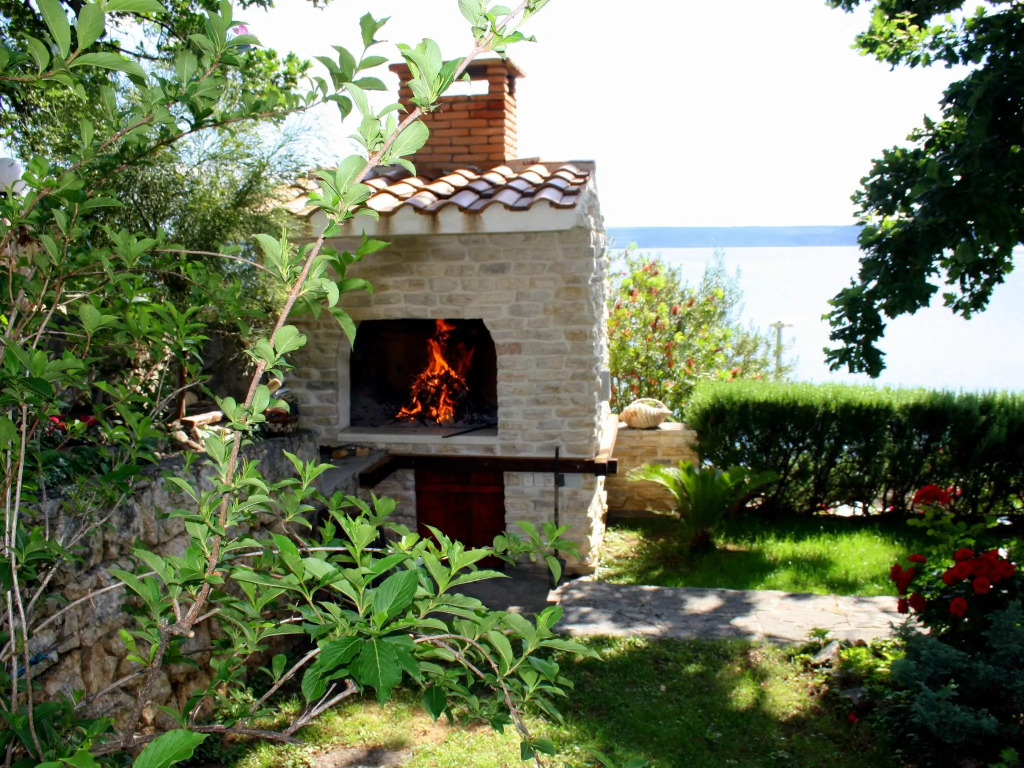 Apartment in Maslenica Near the Sea