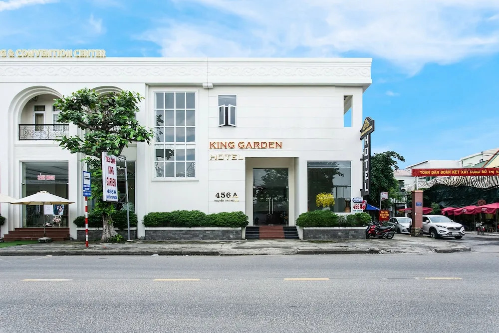 King Garden Hotel by OYO Rooms