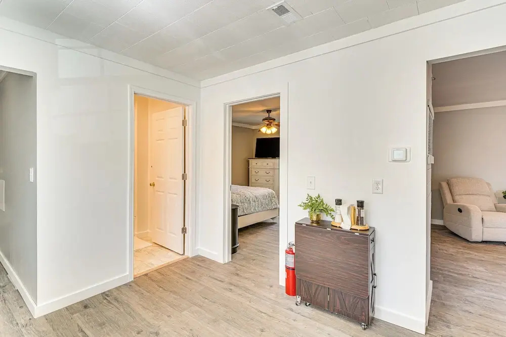 Close to Shops, Eats & Hospital: Roxboro Retreat