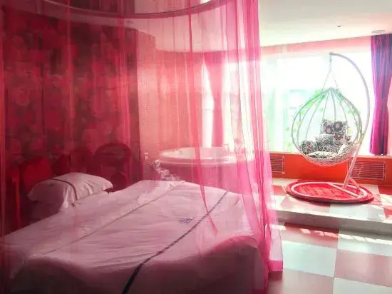 Yinhe Theme Apartment (Taiyuan Shimao Shop)