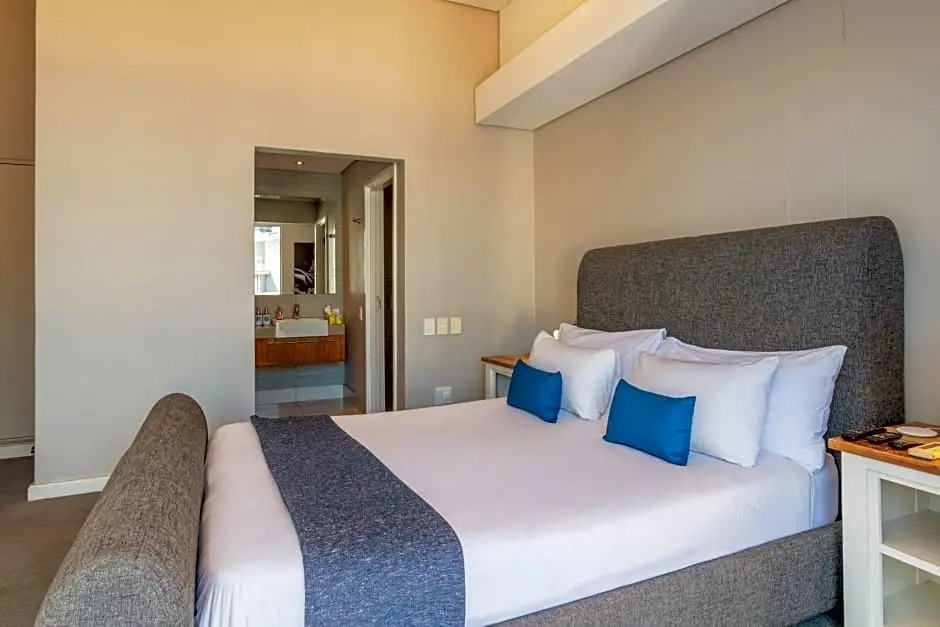 V&A Waterfront Luxury by Nivar