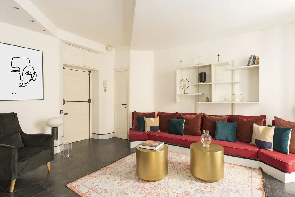 On Via Mecenate Apt 5
