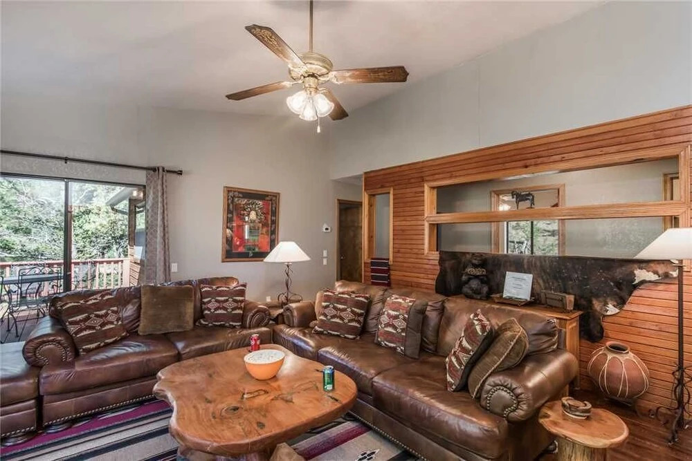 Riverside House - Three Bedroom Cabin