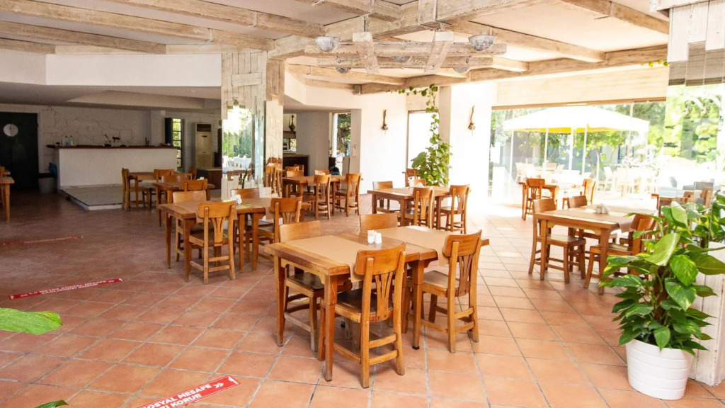 Flora Hotel