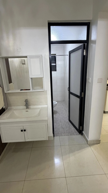 Апартаменты Divine Homes Cosy 2 Bedroom Next to Airport