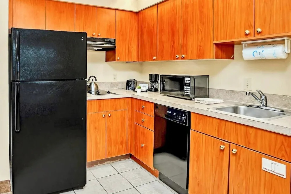1BR Condo Near Universal Studio With Hot Tub w Pool
