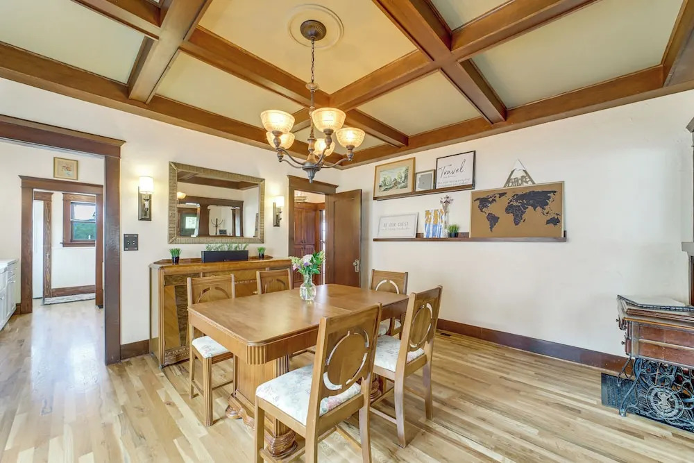 3 Blocks to Plaza! Historic Prescott Gem w/ Grill