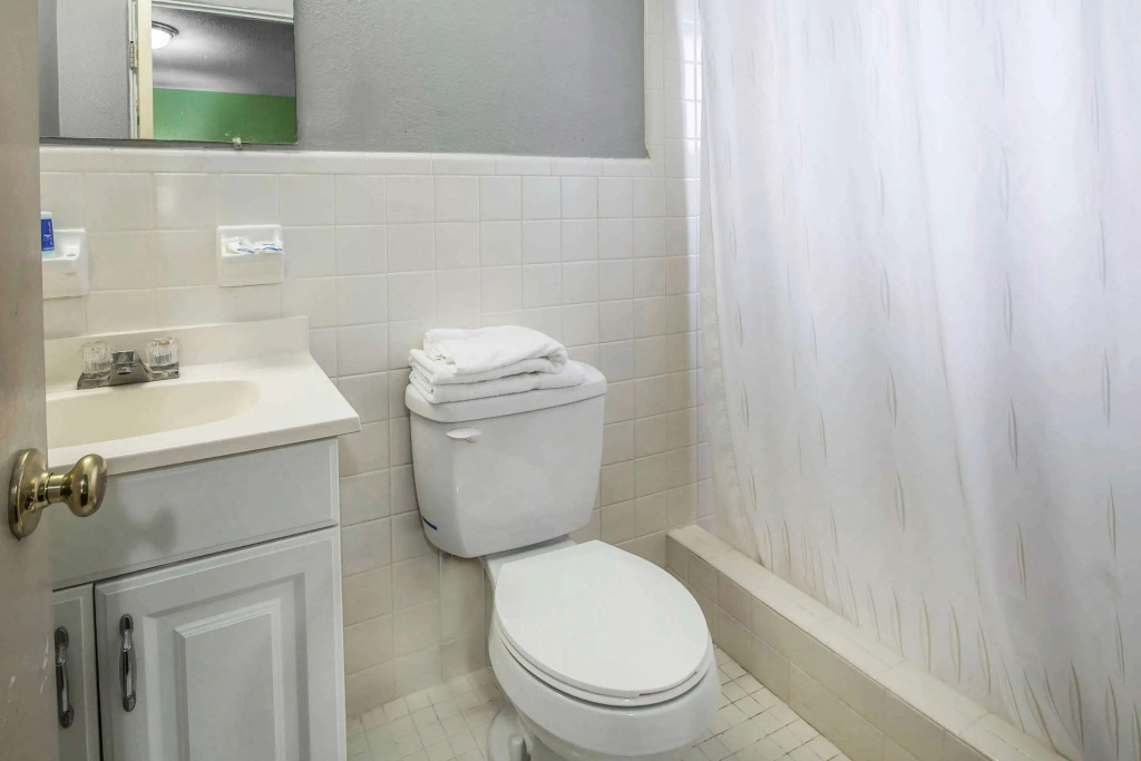 Rodeway Inn & Suites Winter Haven Chain of Lakes