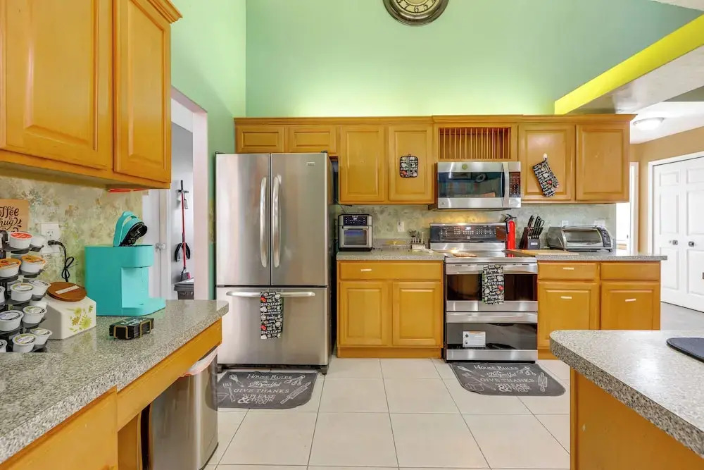 Spacious Backyard! Single-level Port St Lucie Home