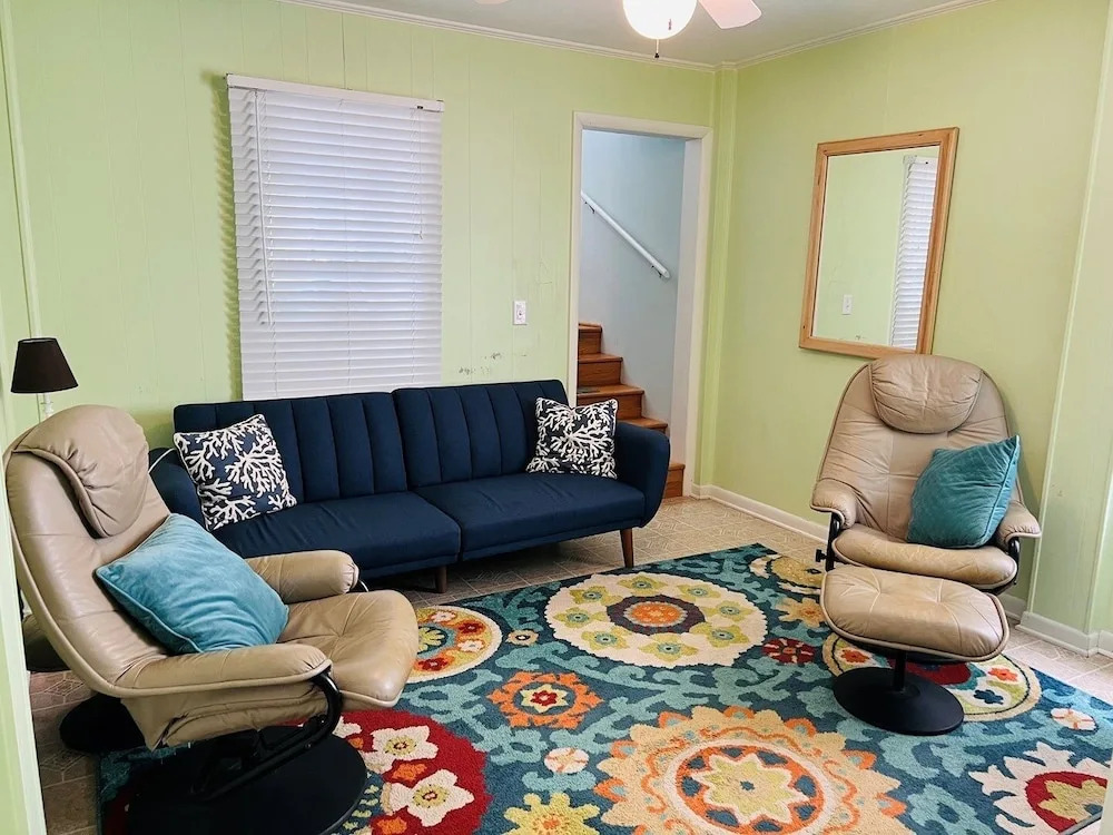 Beach Time 5 Bedroom Home by RedAwning