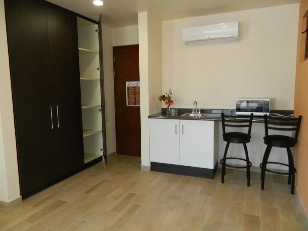 Hotel Plaza Bernal