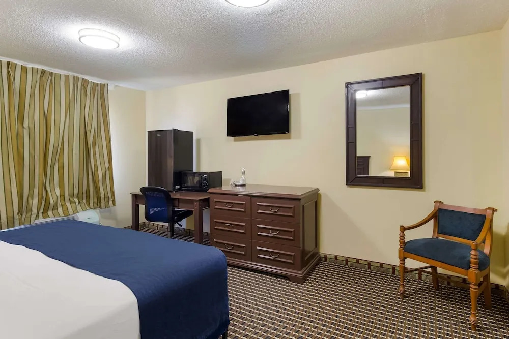OYO Townhouse Houston Airport North