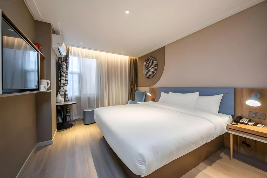 Home Inn Dongfeng Square