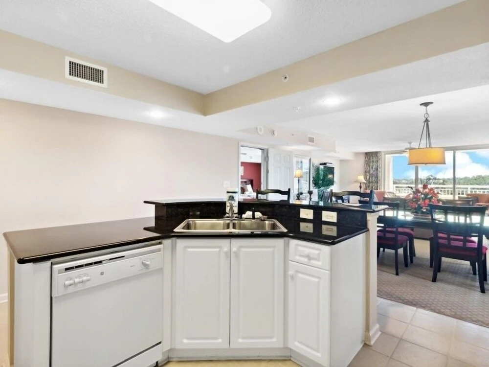 Yacht Club Villas #2-405