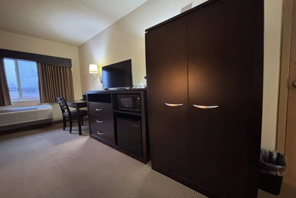 AmericInn by Wyndham Monmouth