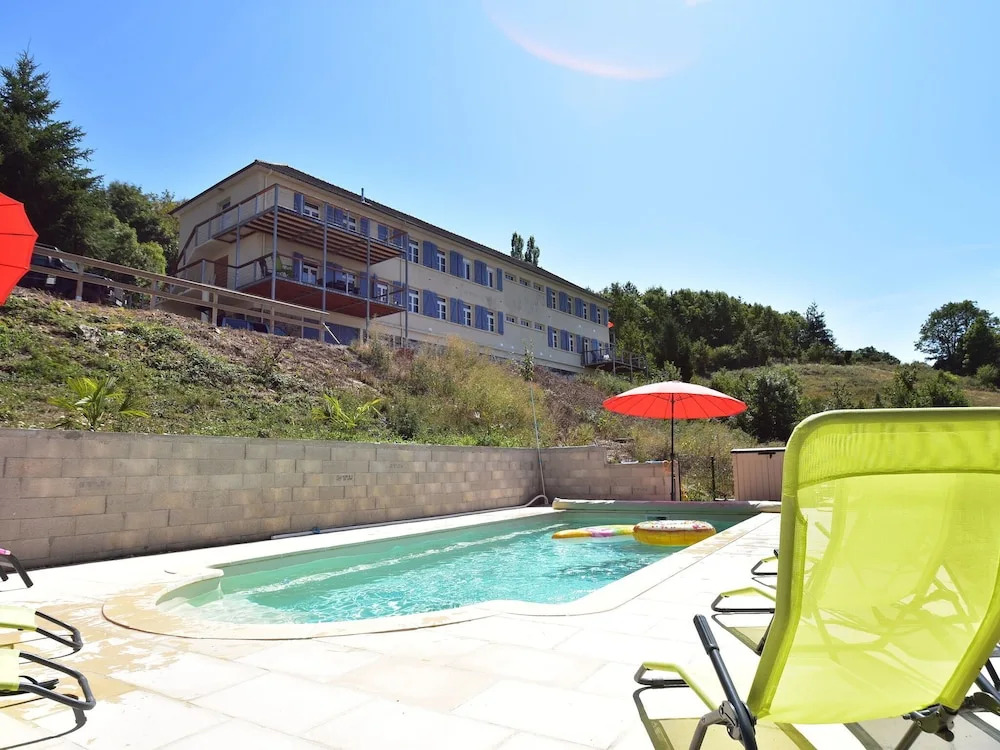 Mansion in Cuzy With Shared Pool