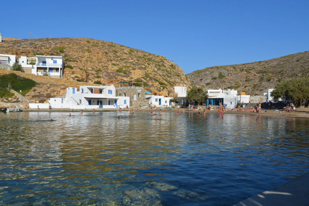 Droufakos’ home - Beachfront Lux 2BD apt. w. Views