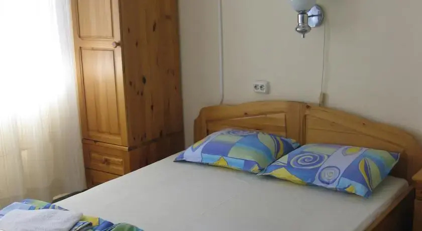 Rosi Guest House