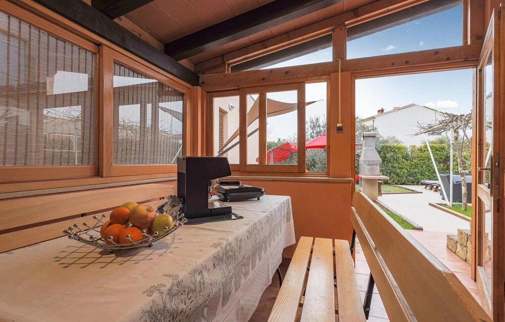 Beautiful Home in Fazana With Wifi, 5 Bedrooms and Outdoor Swimming Pool