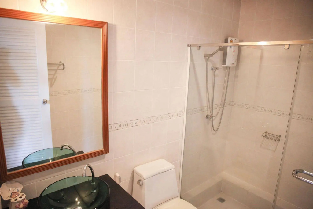 Hua Hin White Villa Hotel - SHA Certified