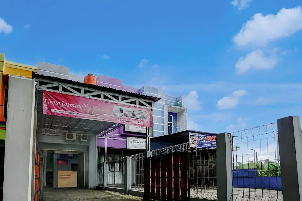 New Jasmine Guest House by Yurooms