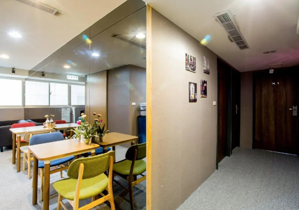 U Hotel (XIMEN)