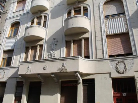 Hobbelen House
