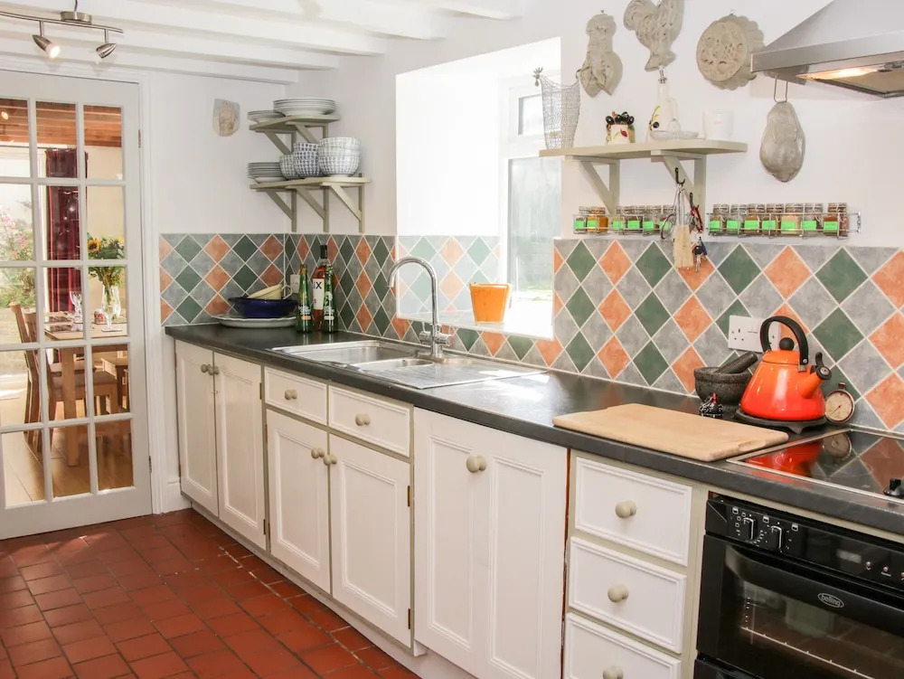1 Garden Cottages