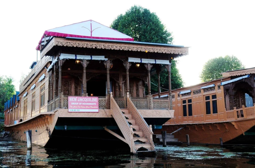 New Jacquline Heritage Houseboats