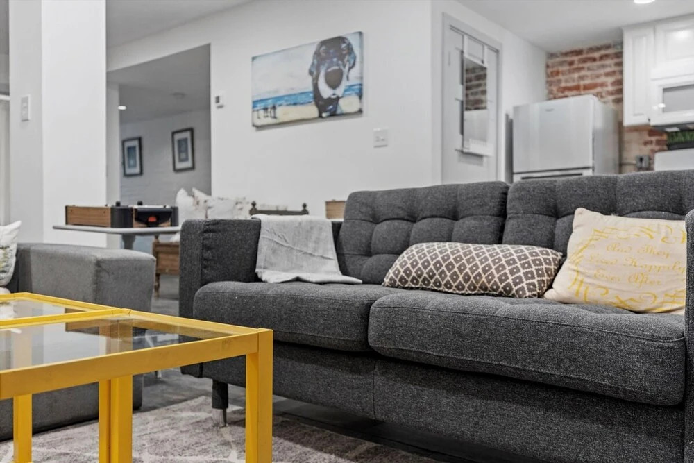 Cheery Flat in Adams Morgan Mt Pleasant