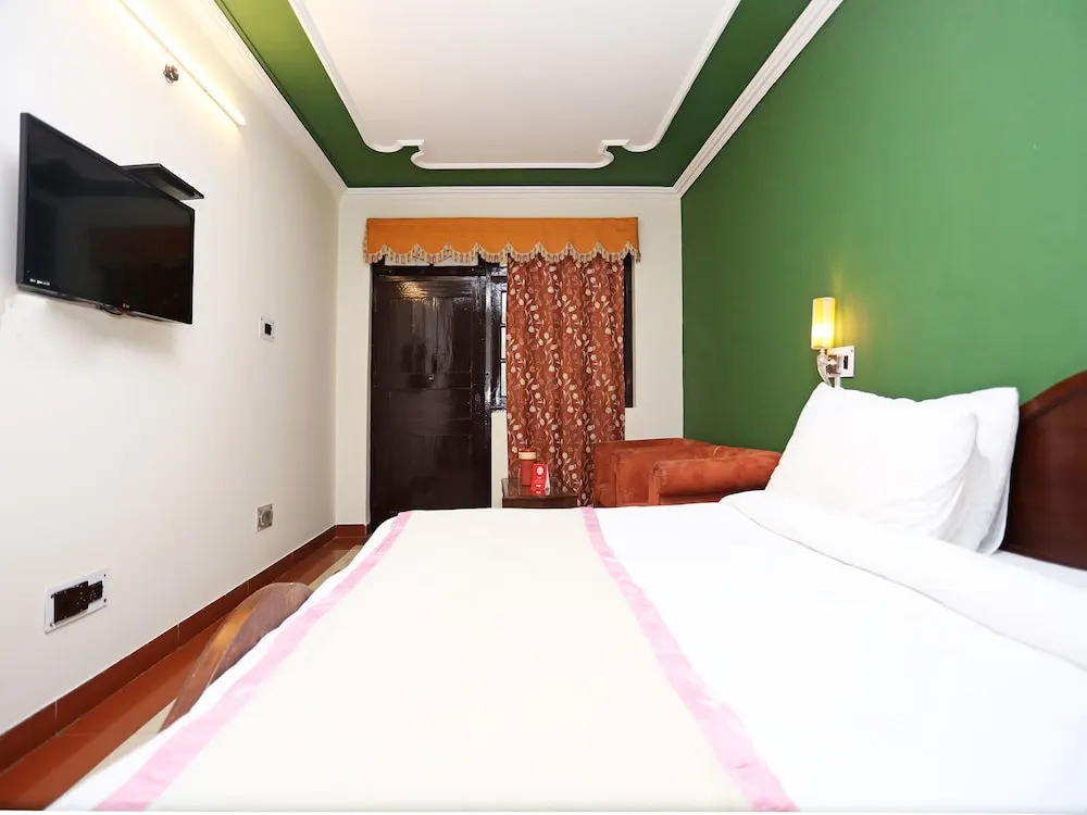 OYO Flagship 161 Highcourt Nainital