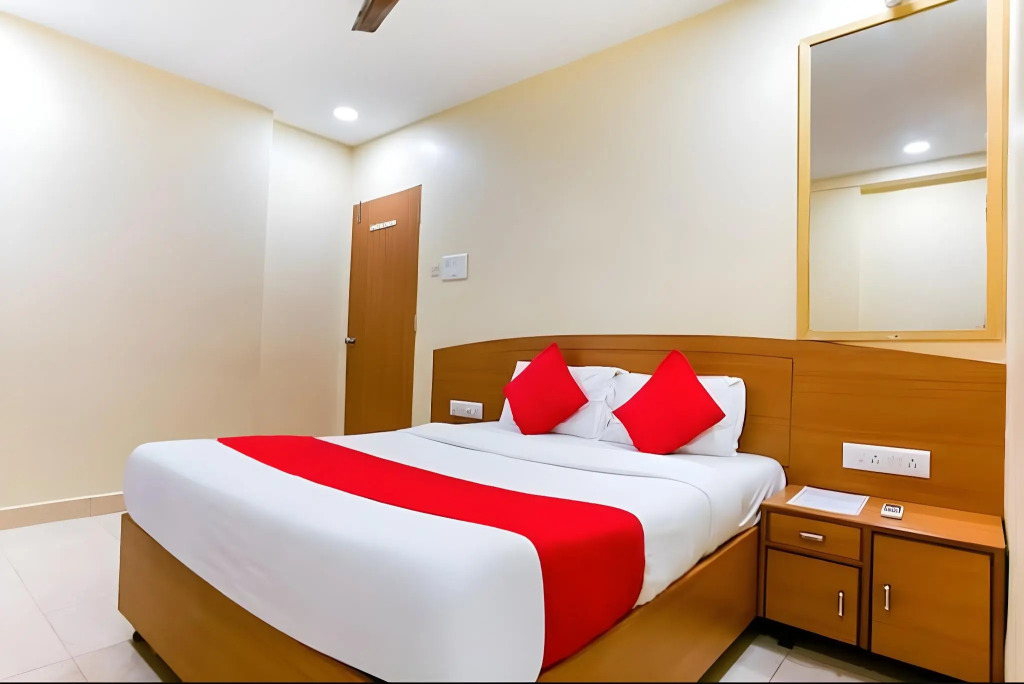 OYO 8755 Hotel Red Palms