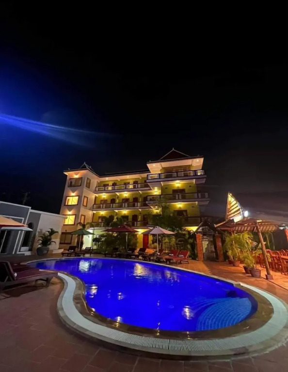 The moon kampot boutique