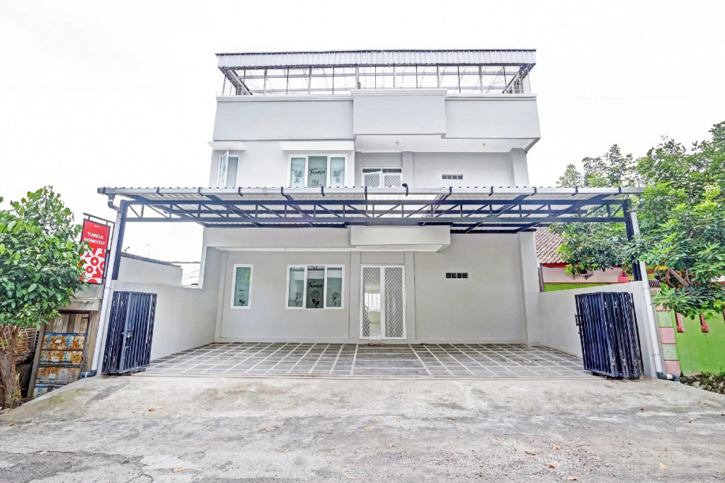 OYO 90549 Tumesa Homestay