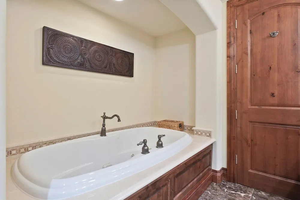 Ski-in/ski-out Retreat At Deer Valley 3br 2 Bedroom Condo